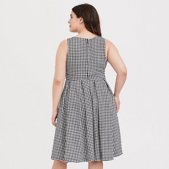 Torrid 22 Black Gingham Scuba Knit Dress - Picture 2 of 2